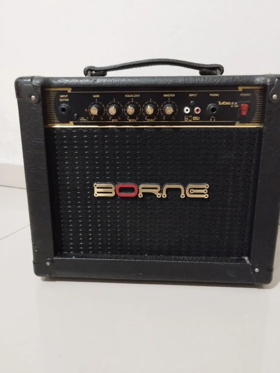 Amplificador Borne Vorax 630 25w para guitarra 