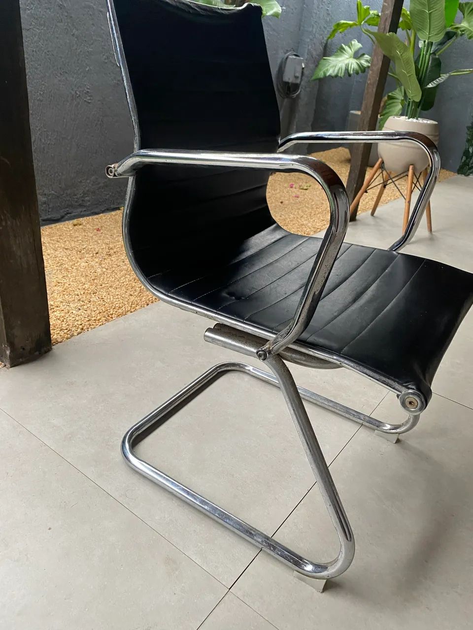 Vendo cadeira de escritório  - Foto 2