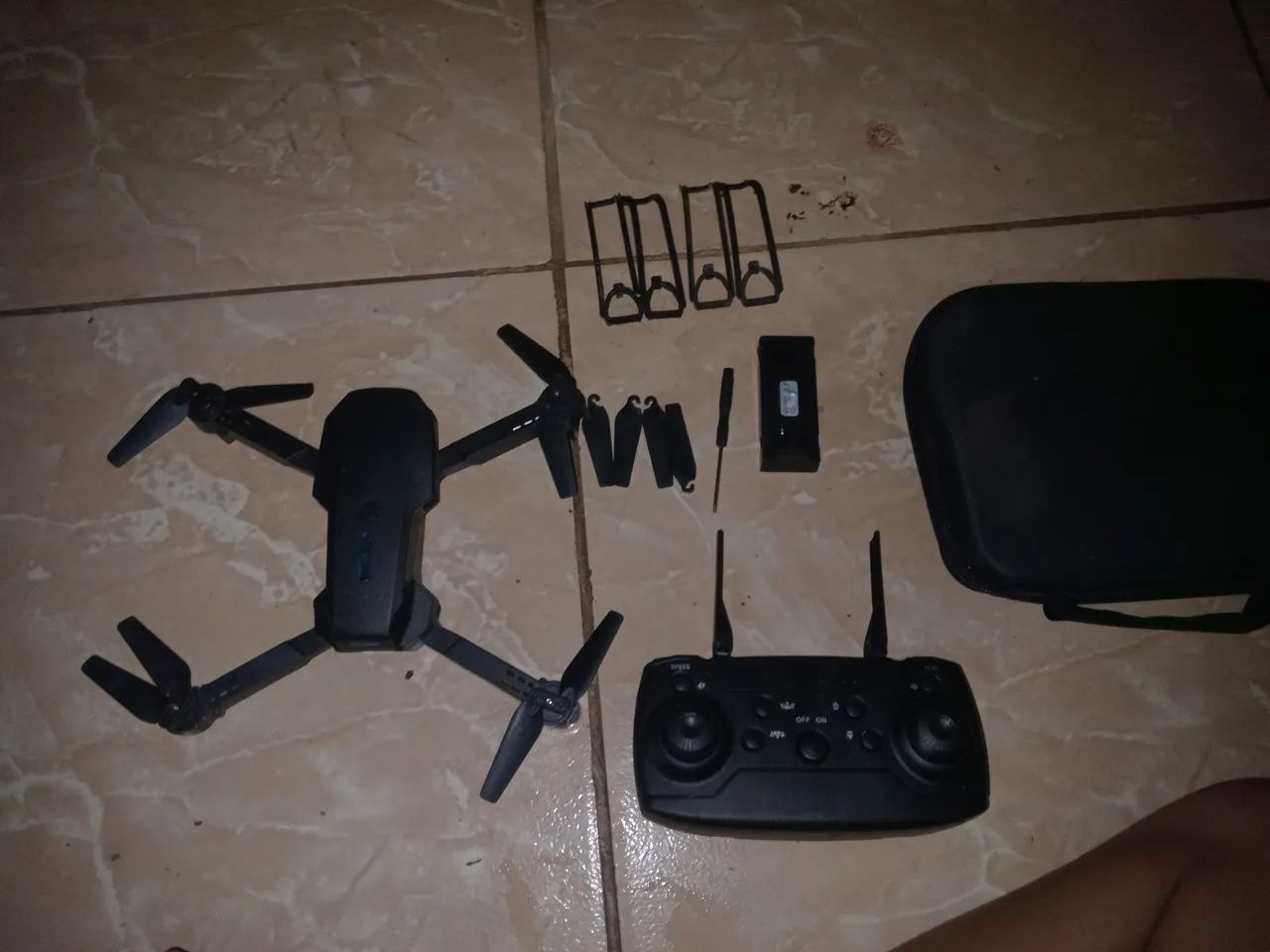 Drone E88 pro por 250  - Foto 2