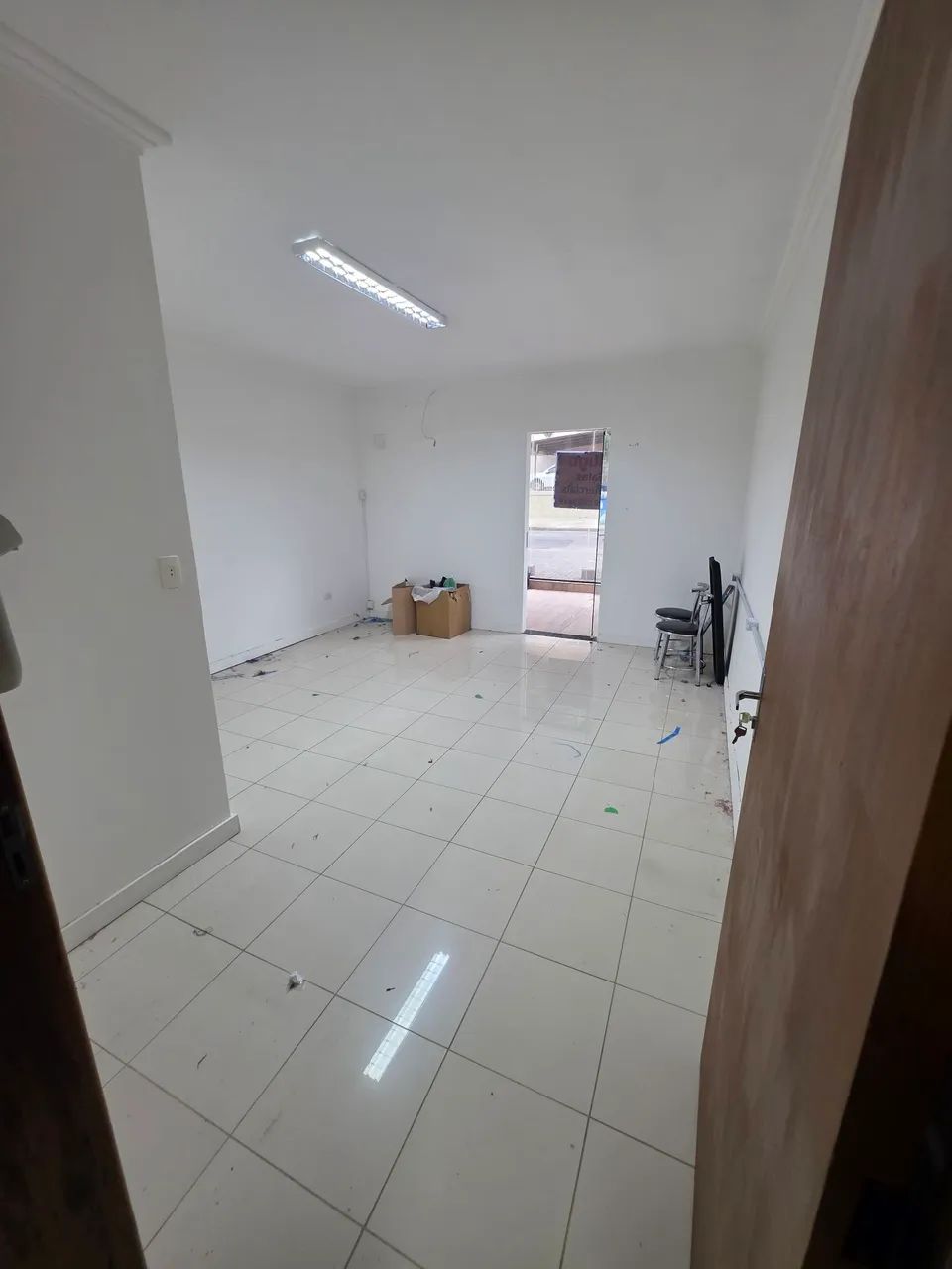Alugo sala comercial de 35m² na Rua agua branca - Foto 3