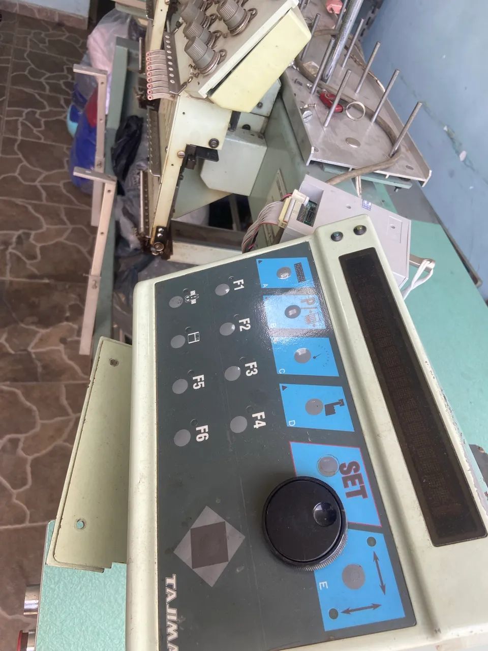 Máquina de bordado tajima Tmfx - Foto 4