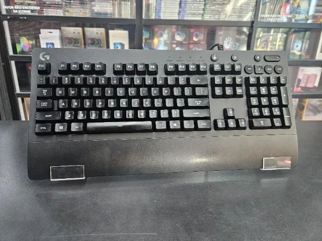 Teclado Gamer Logitech G213