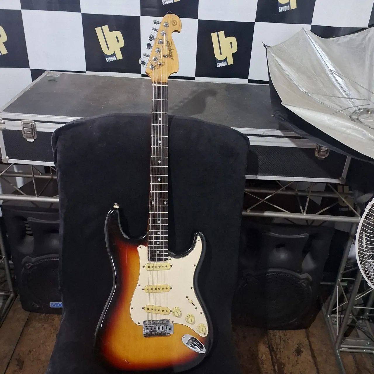 Guitarra Memphis Tagima 