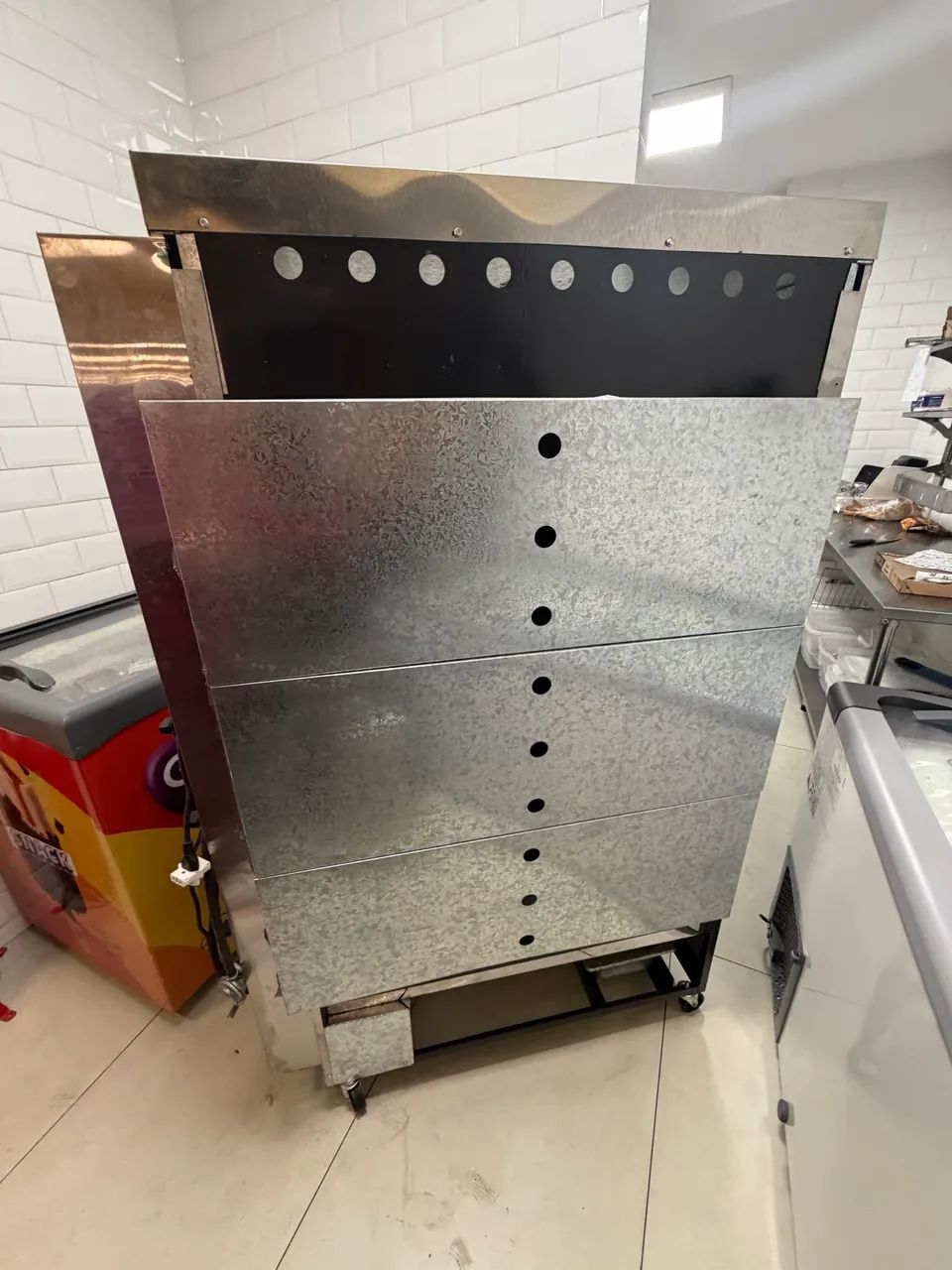Máquina de frango assado