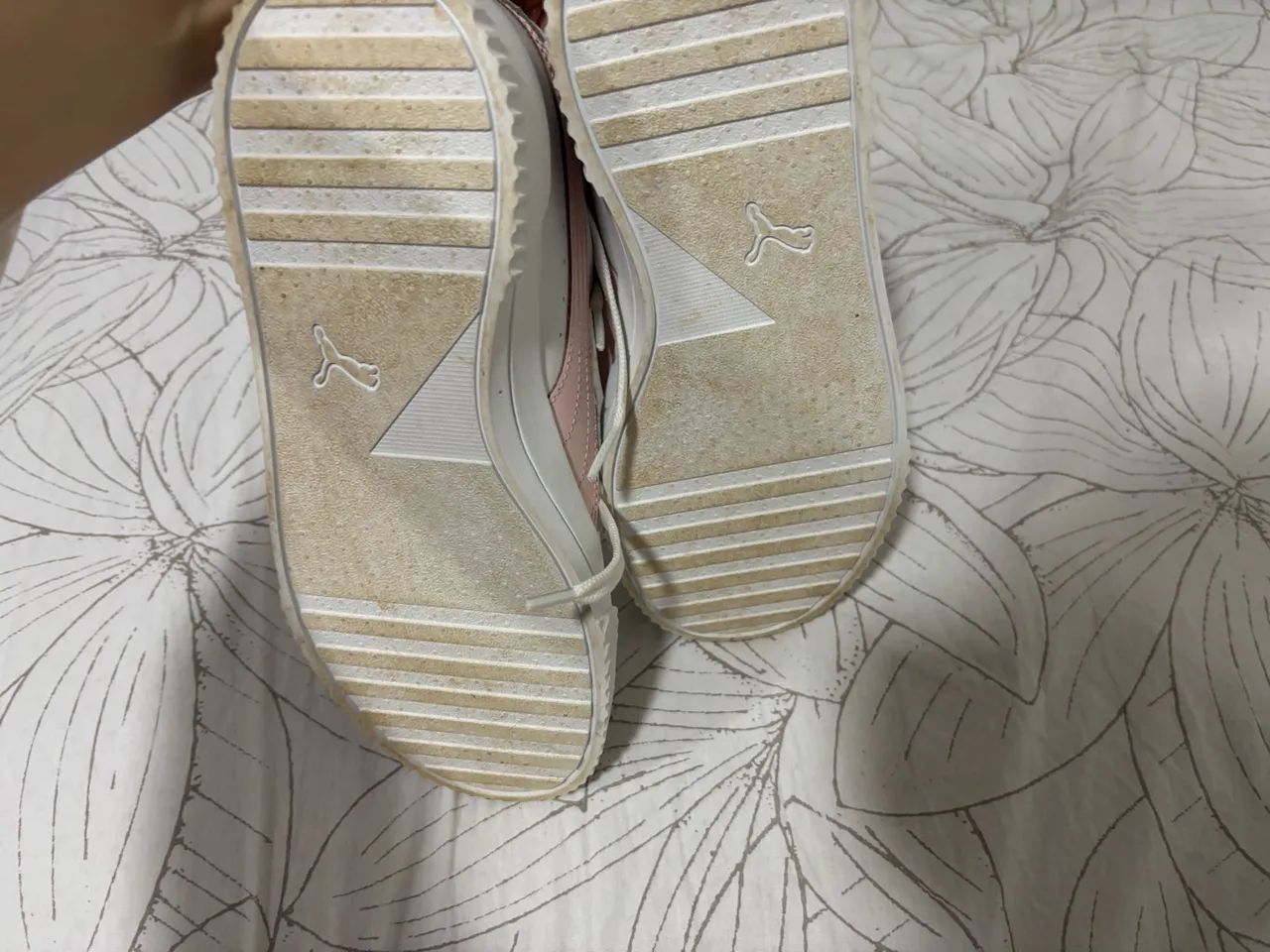 tênis puma branco e rosa  - Foto 4