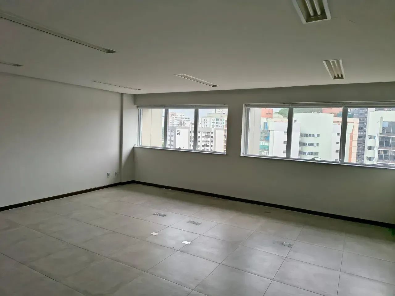 Conjunto comercial 150 m² - Reta da Penha  P- raia do Canto - Vitória - ES - Foto 2
