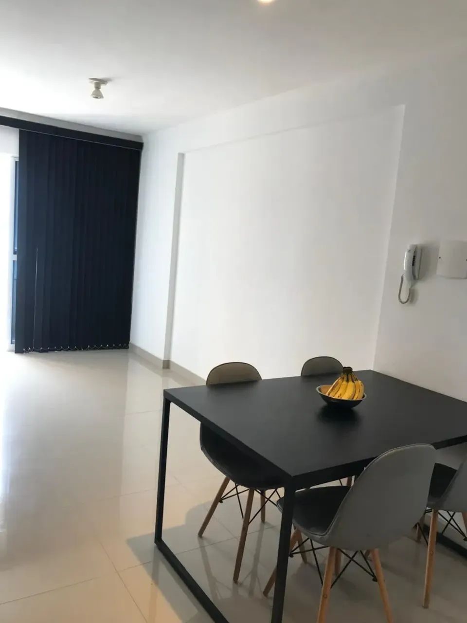 Lindo apartamento mobiliado  com 2 quartos e sacada com churrasqueira - Foto 3