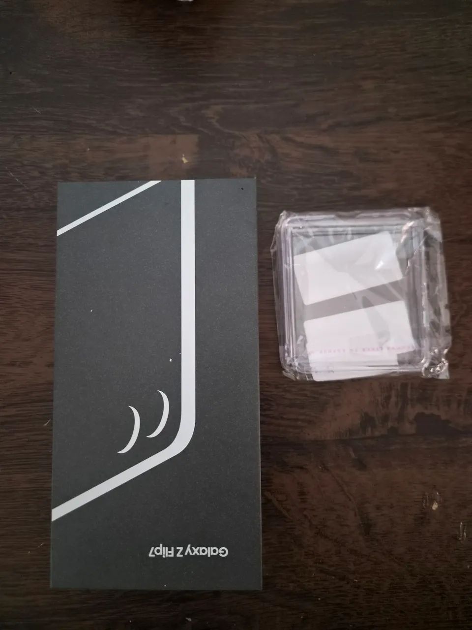 Capa e caixa para Galaxy Z Flip 7