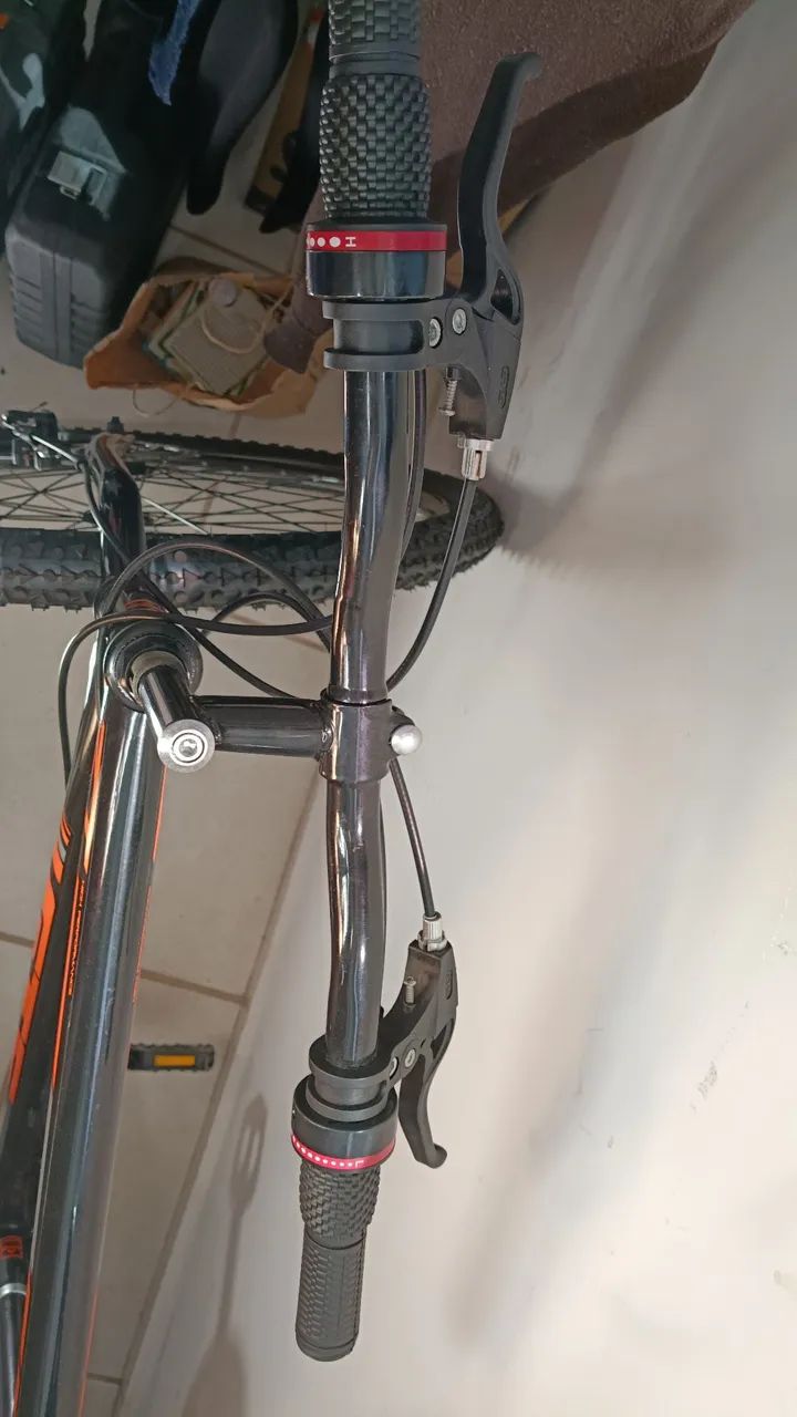 bicicleta aro 29 freio a disco - Nova - Regulada e Pronta pra Rodar ! - Foto 3