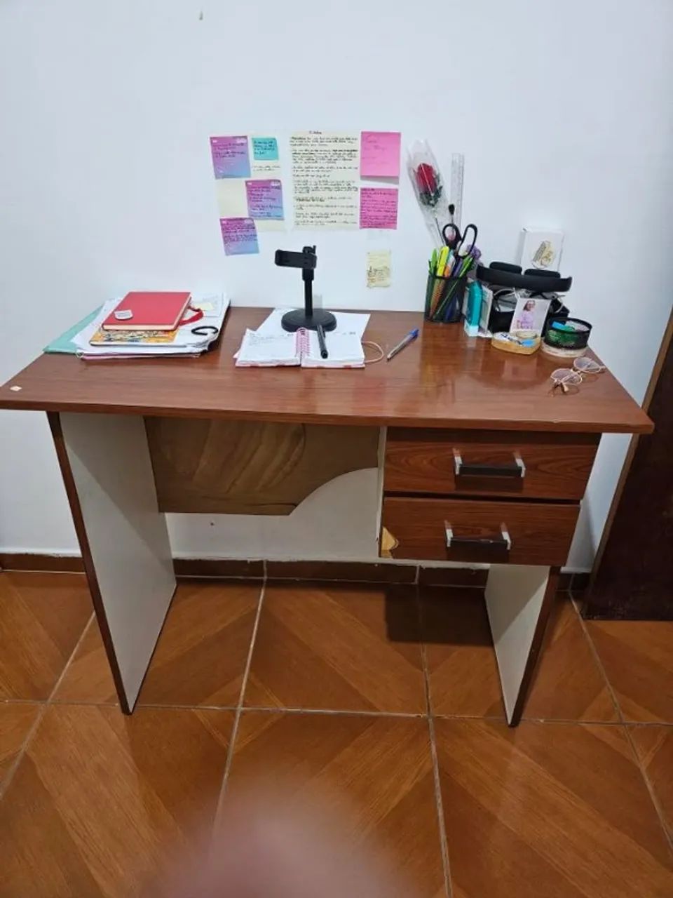 Mesa de estudos402625465282078721
