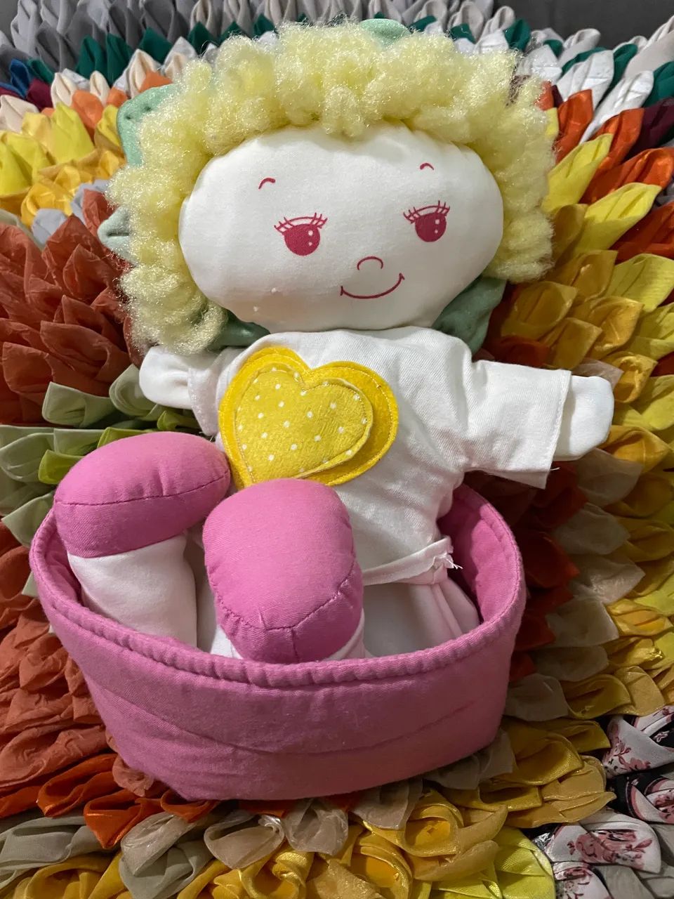 Boneca menina flor antiga estrela