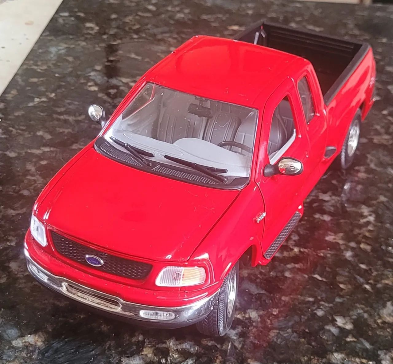 Ford F-150 1/18 Scale Miniature - Collection