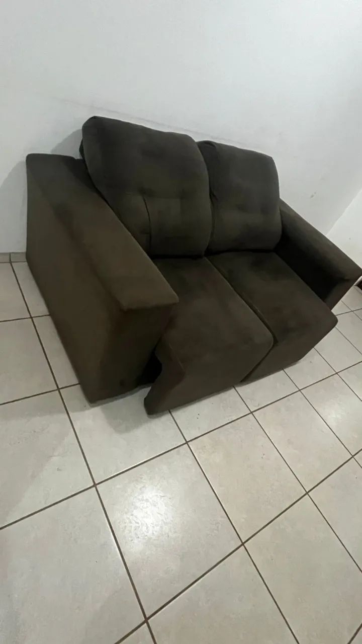 SOFÁ RETRATIL SEMI NOVO COM SUPER PREÇO!