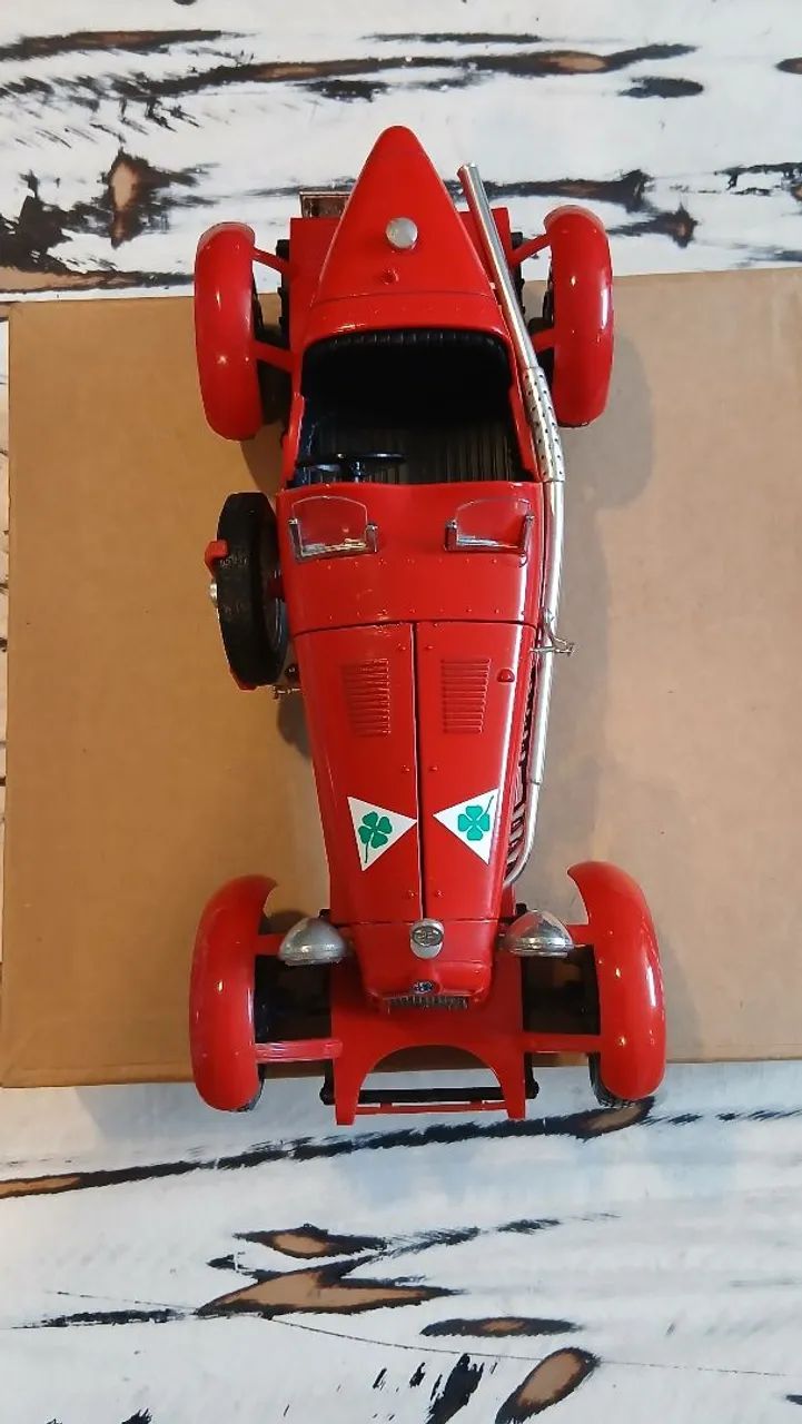 Alfa Romeo 8C 2300 Monza 1931. Da Burago. Escala 1:18. - Hobbies e