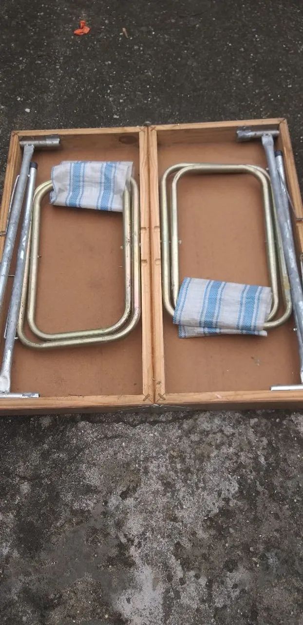 Barraca camping sem uso + mesa dobrável 2 banquetas