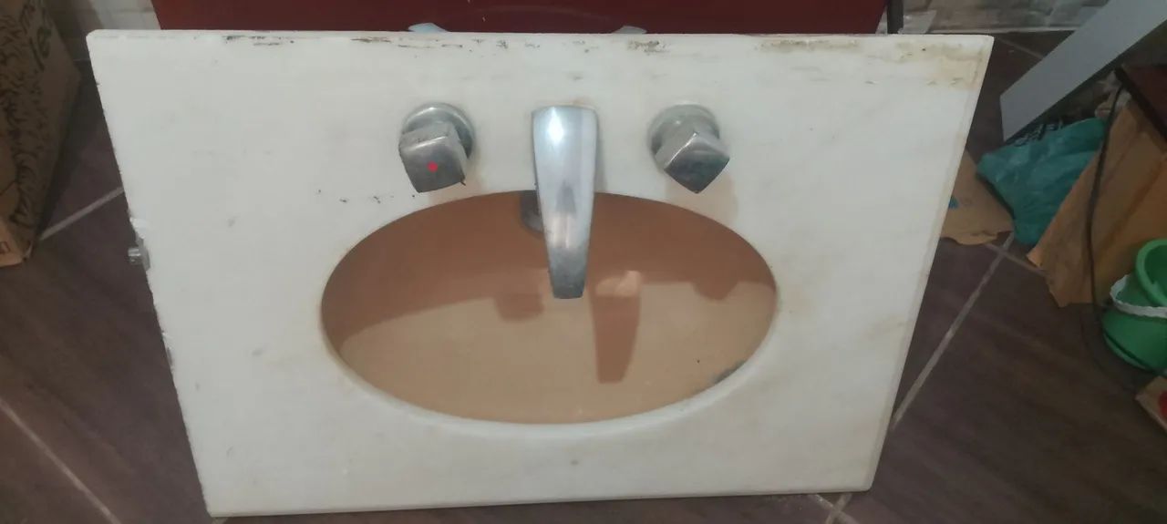 VENDO LAVATÓRIO DE BANHEIRO 