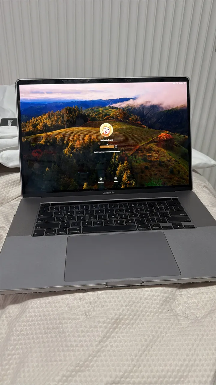 MacBook Pro 2020 Semi Novo Impecável Muito Conservado - Notebooks