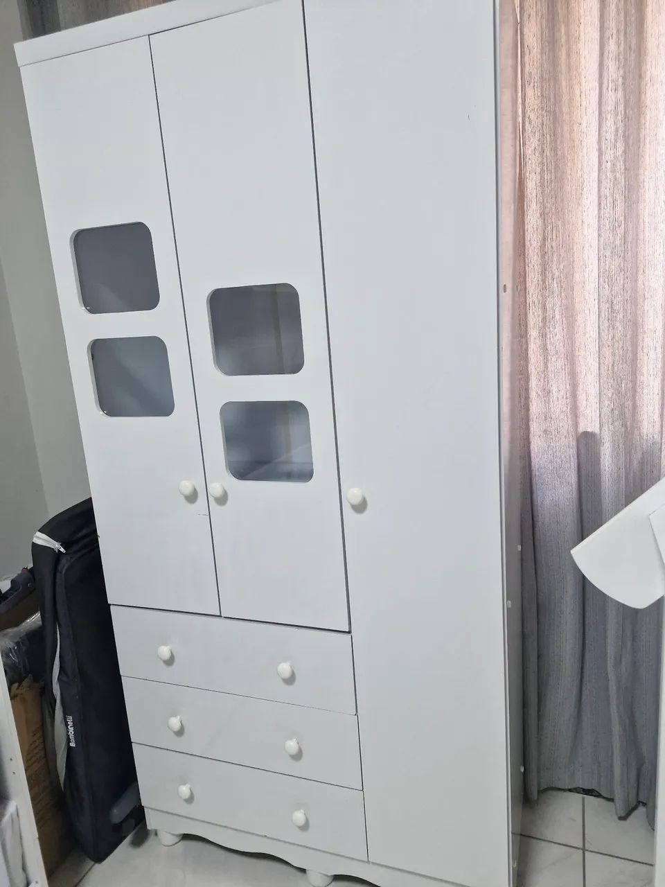 Guarda roupa infantil 4 portas