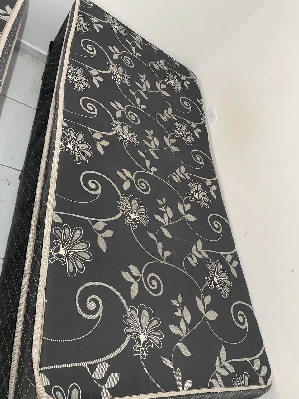 Vendo 2 cama solteiro uso a 6 meses! - Foto 4