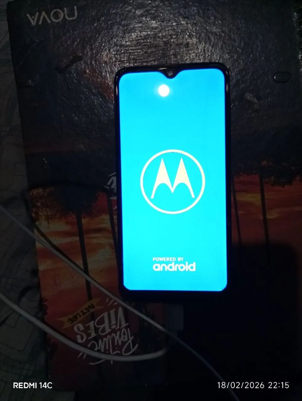Vendo este aparelho celular ?