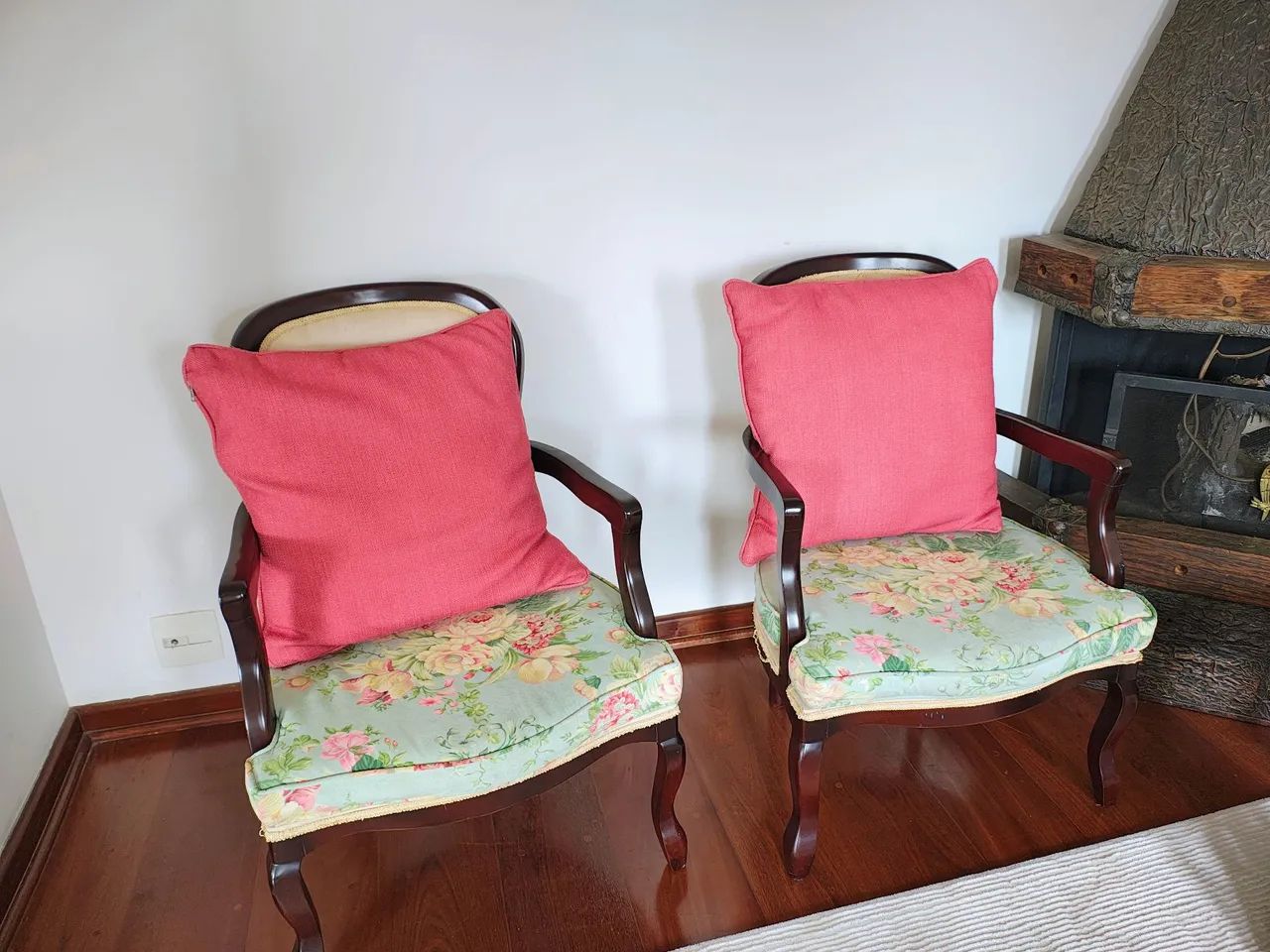 Duas poltronas Luis XV, clássica e atemporal. - Foto 2