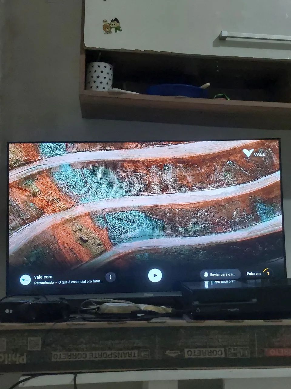 Vendo TV philco 40p bem nova 6 meses de uso