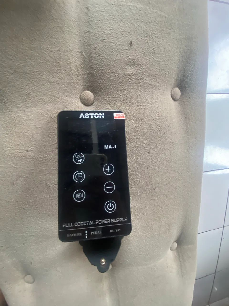 Fonte Aston Machine Ma-1 Digital