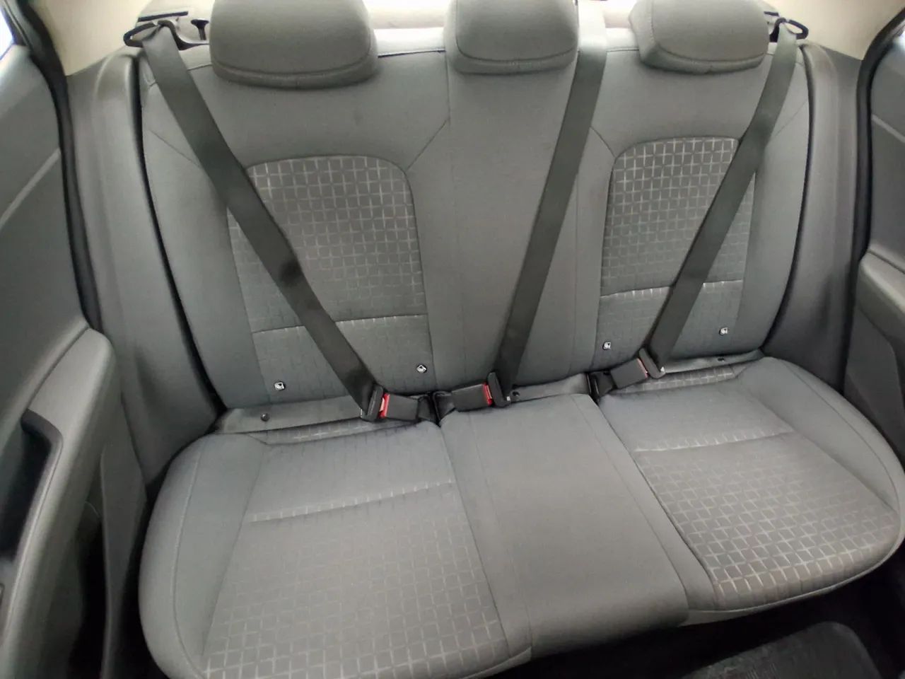 Hyundai HB20S Comfort 1.0 Flex 12V Mec., foto 16 de 18