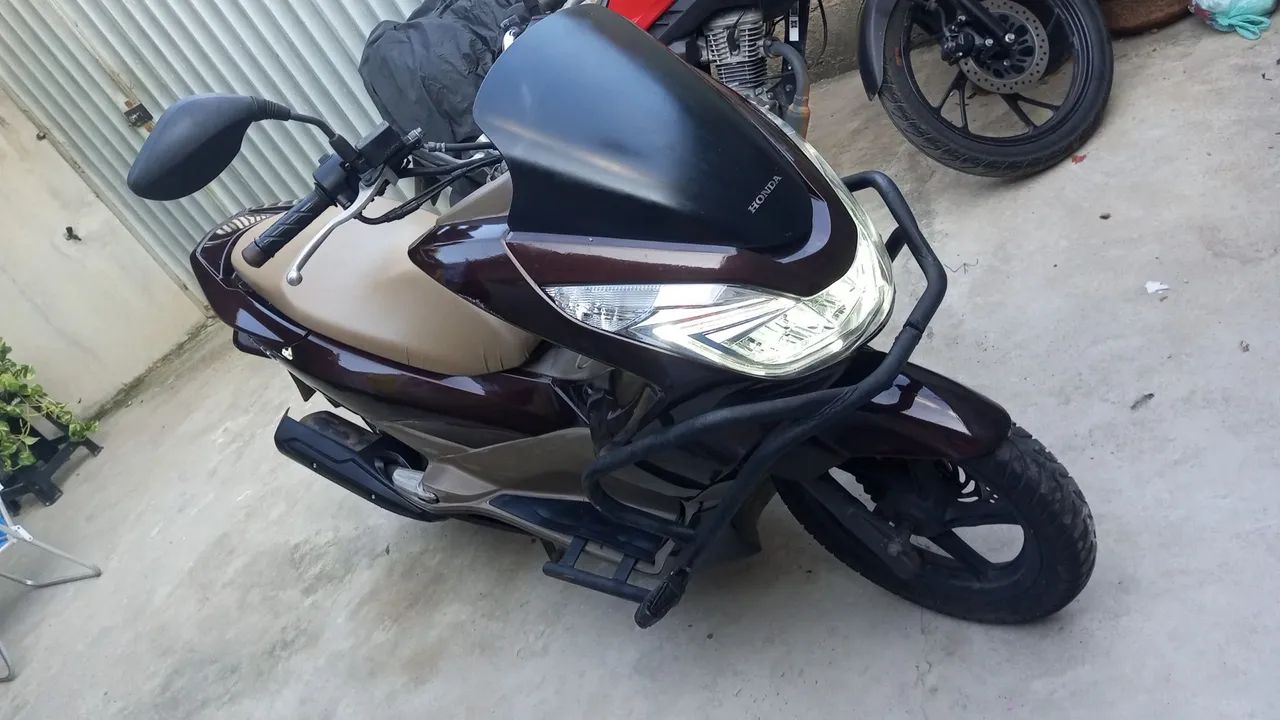 Vendo PCX top de linha 
