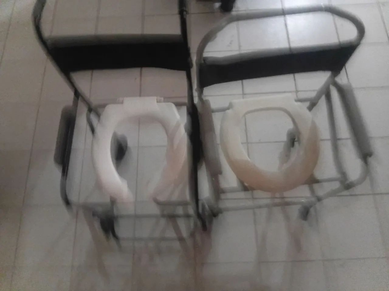 Kit de duas cadeiras de banho Dellamed - Foto 5