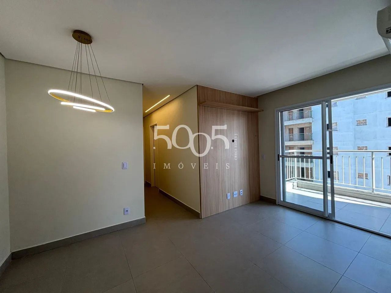 Apartamento mobiliado com ar condicionado disponível para locação no Edifício Villa di Tre