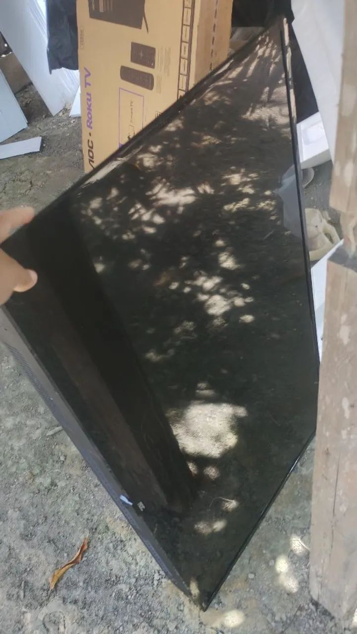 Vendo TV nova com o display quebrado para tira peças  - Foto 4