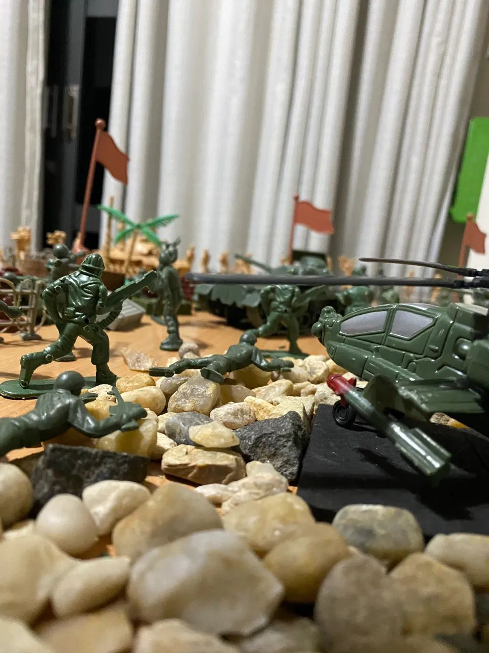 Soldados de guerra + cenário - Foto 2