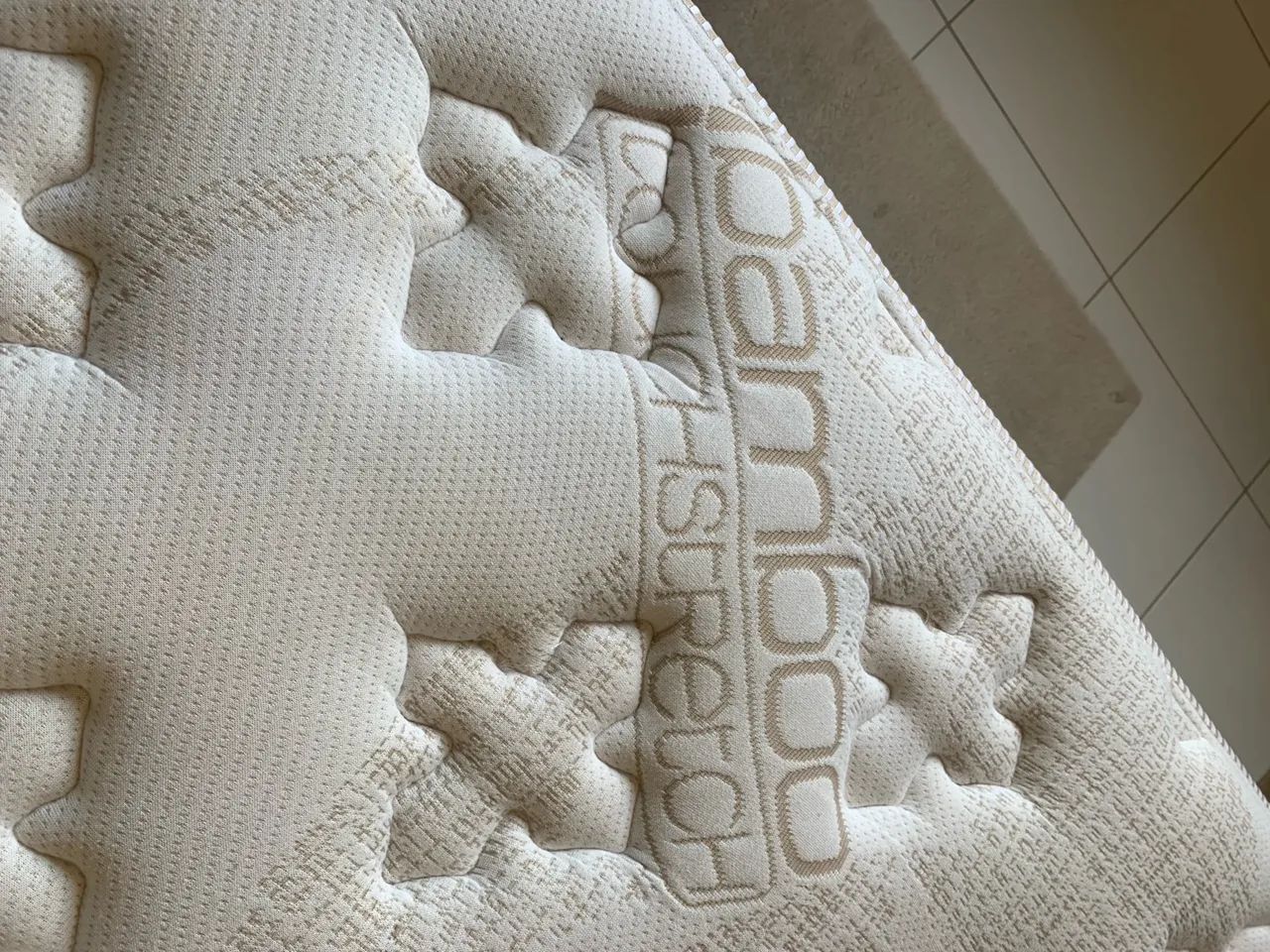 Cama Box Queen Simmons Beautyrest Symphony Original, Excelente Estado - Foto 2