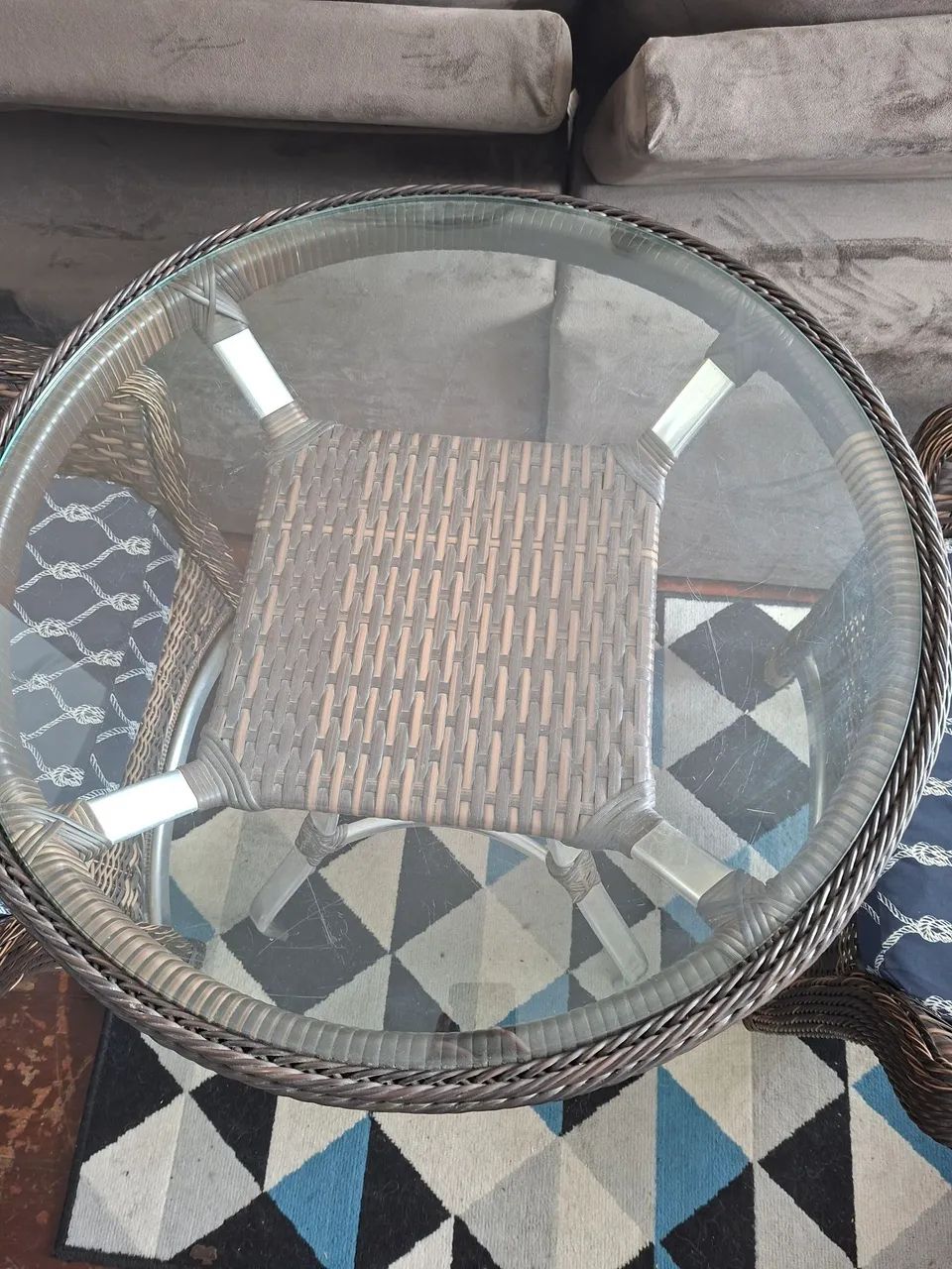 Conjunto 2 cadeiras e 1 mesa de vidro  - Foto 4
