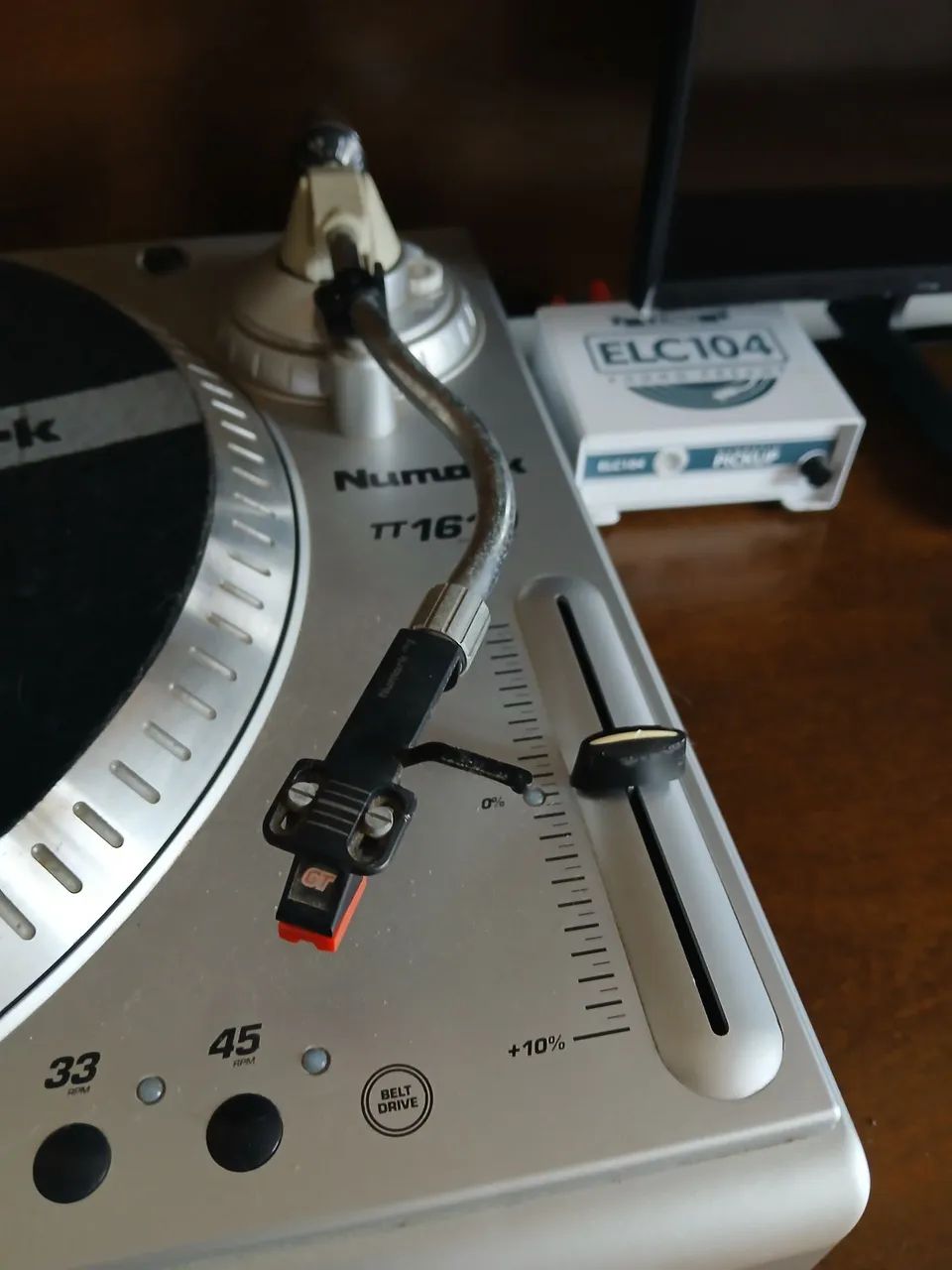 Toca discos Numark tt1610  - Foto 2