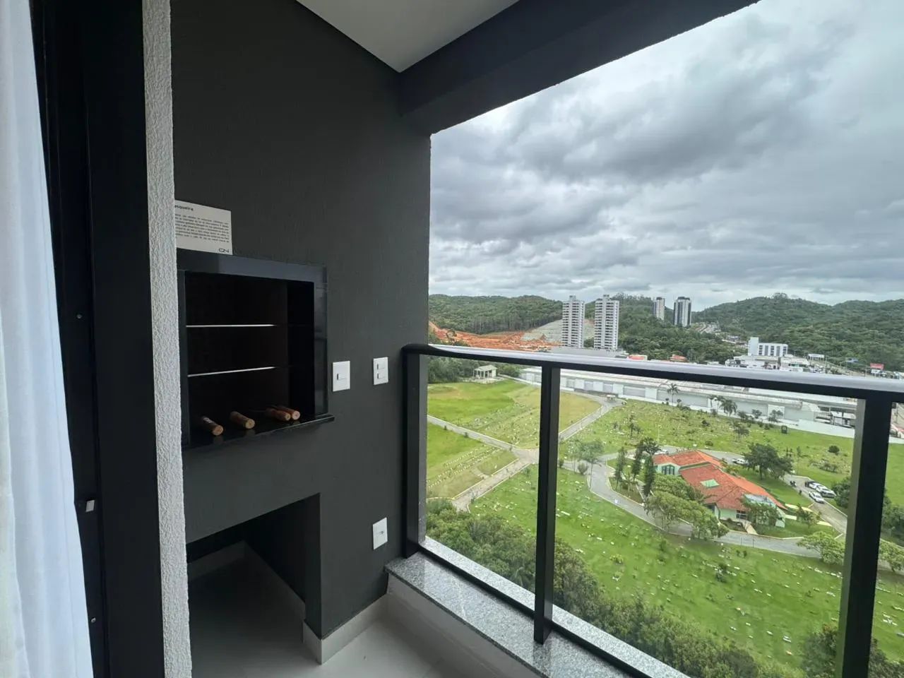 Locação anual - prédio novo na Praia Brava - Foto 5