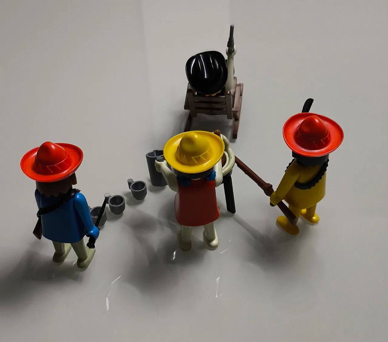 Lote de bonecos Playmobil Western Mexicano e Xerife  - Foto 2
