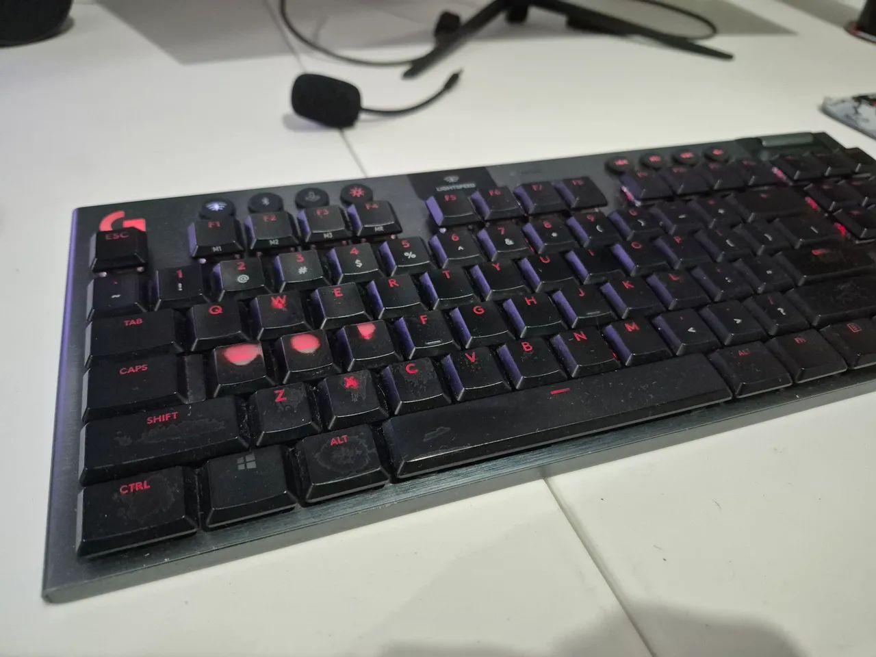 Teclado Gamer Logitech G915 TKL - Foto 2