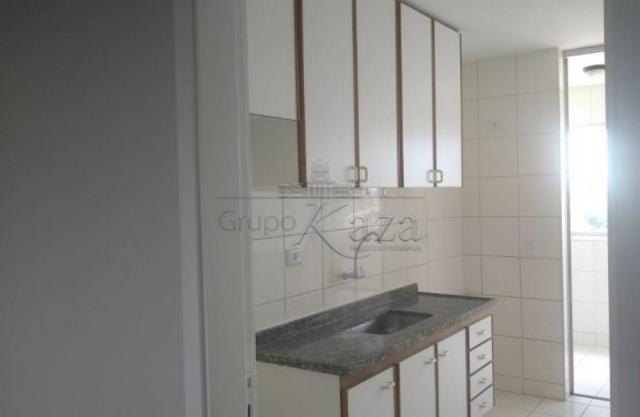 Apartamento à venda com 3 dormitórios em Centro, Sao jose dos campos cod:V31183UR