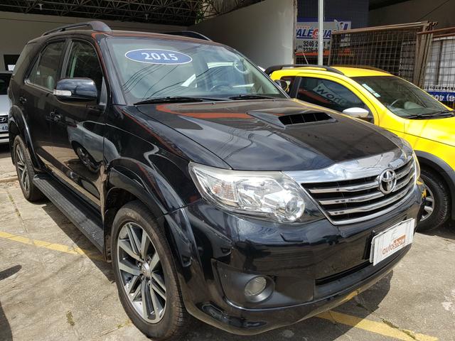 Toyota Hilux SW4 3.0 SRV 2015 7 Lugares - Foto 2