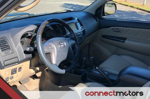 Toyota Hilux SW4 SRV 3.0 TDI Automático - 2014 - Foto 4