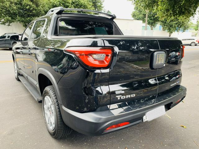 Fiat toro freedom 1.8 Flex aut 2017 - Foto 13