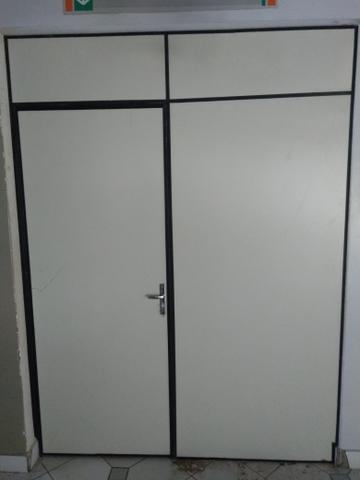Divisórias usadas R$ 60 reais o metro quadrado e R$ 200 reais a Porta Separada - Foto 4