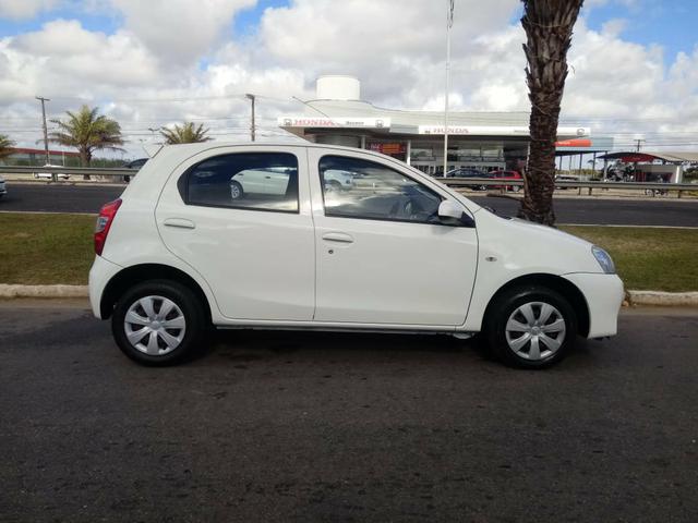 Toyata Etios 1.3x 2014 COMPLETO! - Foto 3