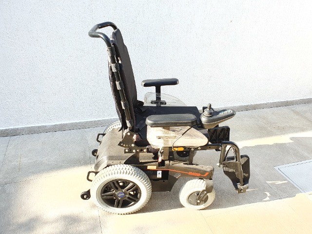 Cadeiras de rodas motorizadas - Foto 3