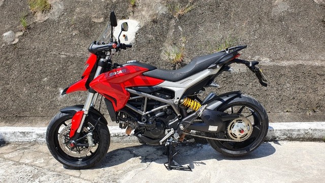 DUCATI HYPERSTRADA 821 ÚNICO DONO