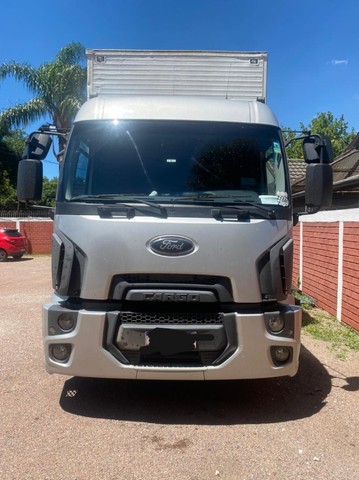 VENDO CARGO 2429 2015 COMPLETO COM BAÚ