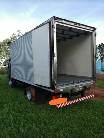 accelo 1016 bau refrigerado - Foto 4