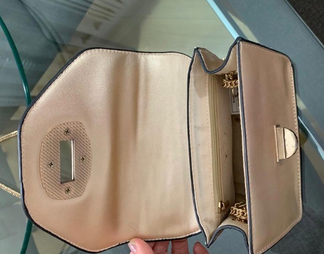 Bolsa Chilli Beans Corrente Dourada Seminova - Foto 6